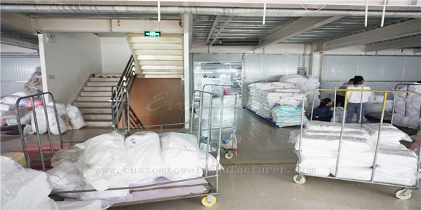 China Restaurant Towels Manufacturer Outdoor Holiday Embroidery White towels Manufacturer